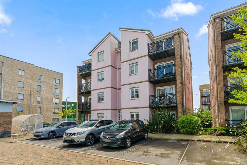 Pentland Close, HernCrabtree (9).jpeg