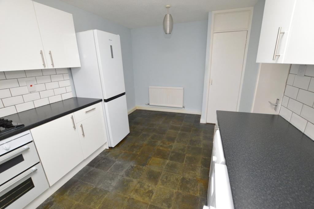 Kitchen/B'fast Room