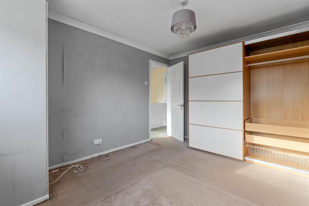 37 Morris Drive, Whitnash (21 of 28).jpg