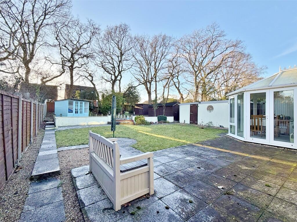 Woodlinken Close, Verwood, Dorset, BH31