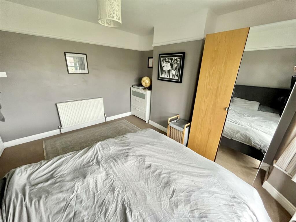 Bedroom 1 Aspect 2.jpg