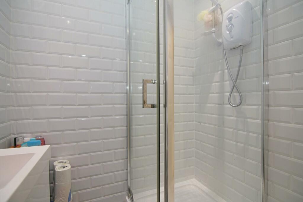 SHOWER-ROOM
