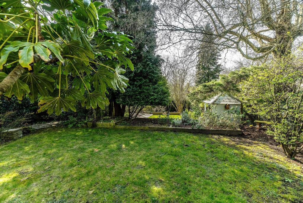 34 Warwick Road 0...