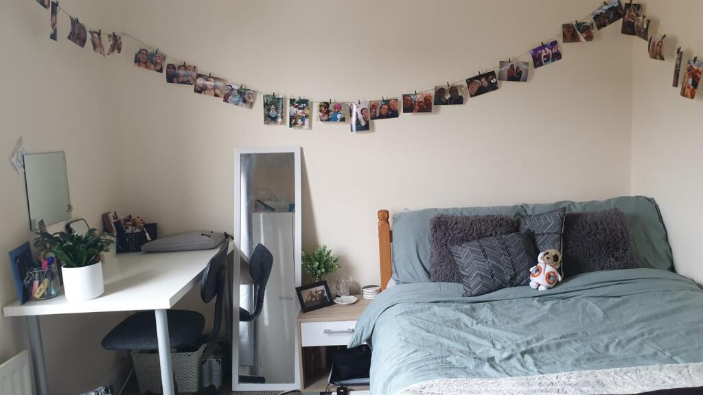 55 Cranwell Street - Bedtoom (1).jpeg
