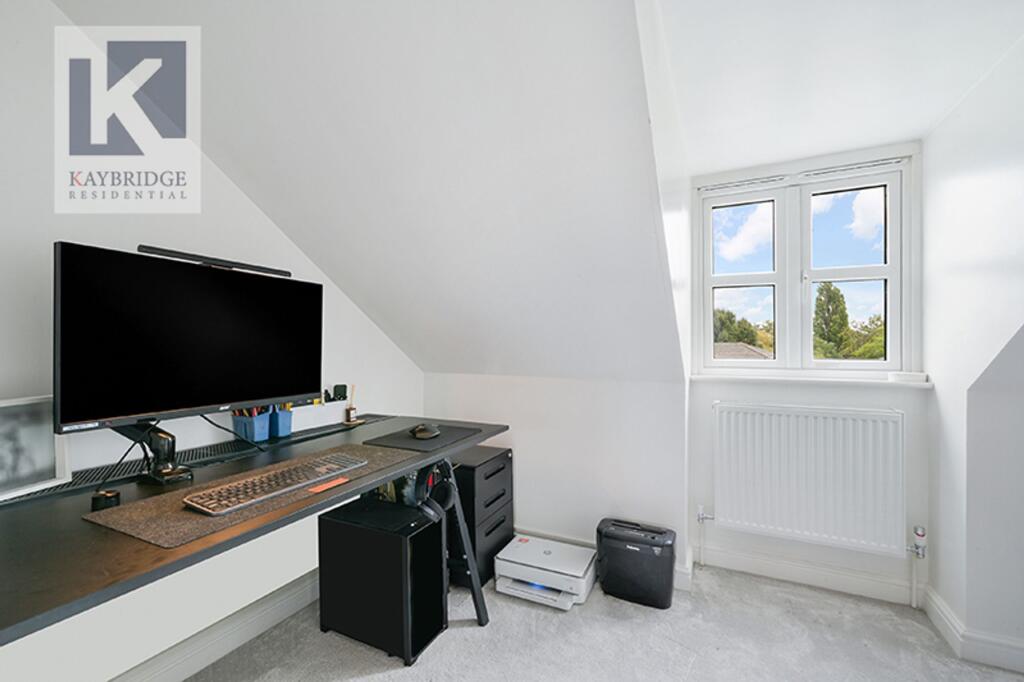 Silvergate Ruxley Lane, Epsom - KT19 9GZ