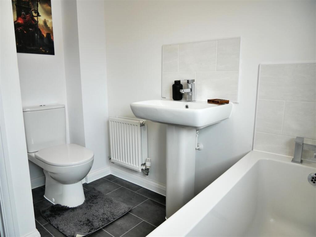FAMILY BATHROOM