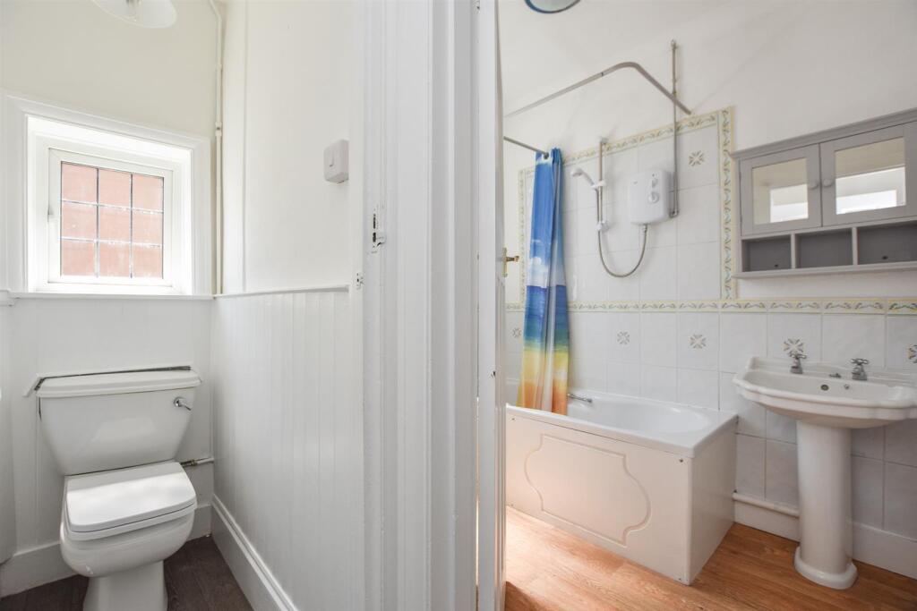 W/C / Bathroom