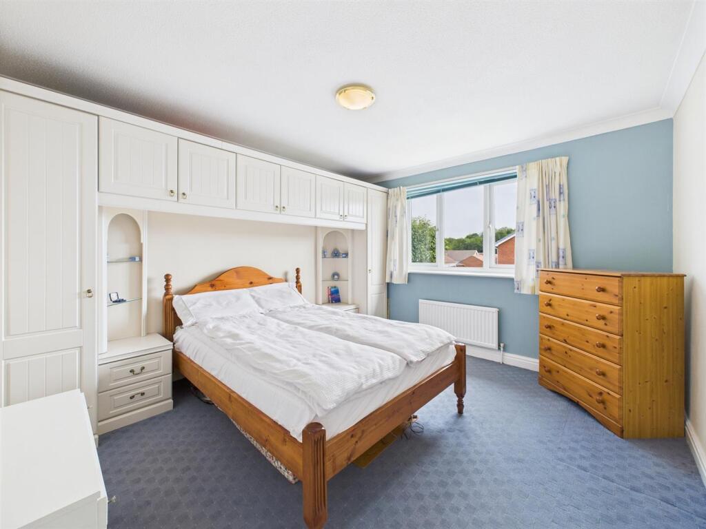 Bedroom: