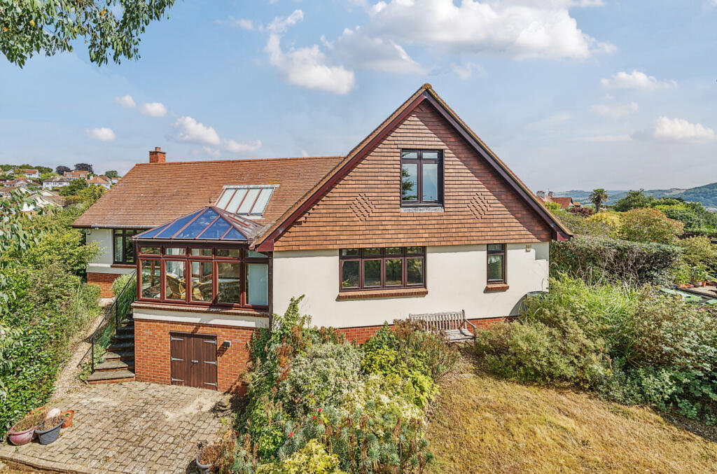 1328579-3-6880ca8...