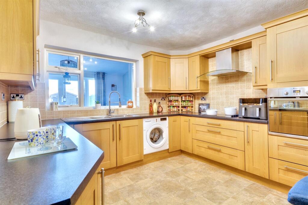 Kitchen_3.jpeg