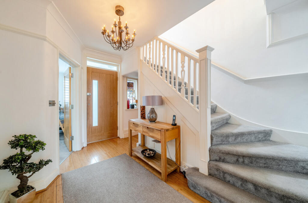 1342251-7-68a4bd5...