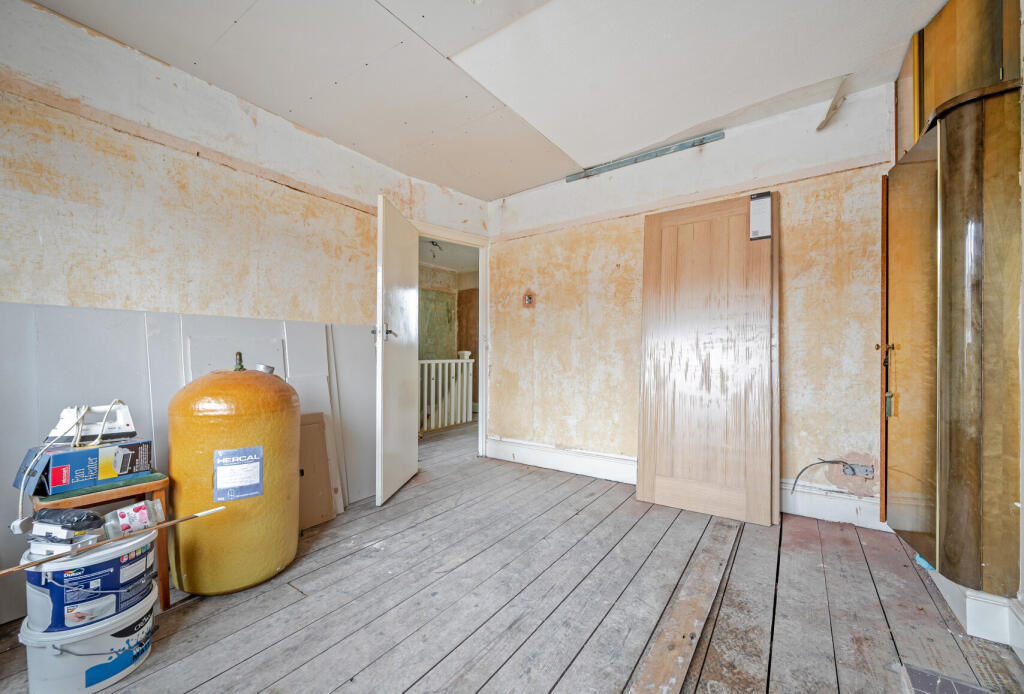 1328550-9-688b2f6...