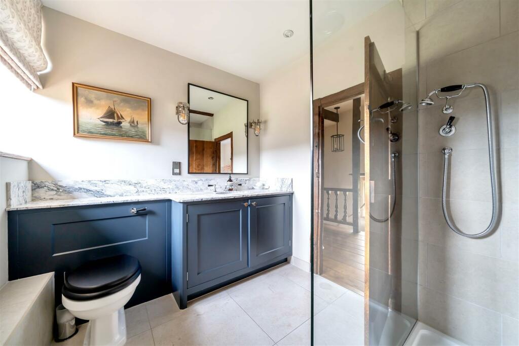 Shower Room.jpg