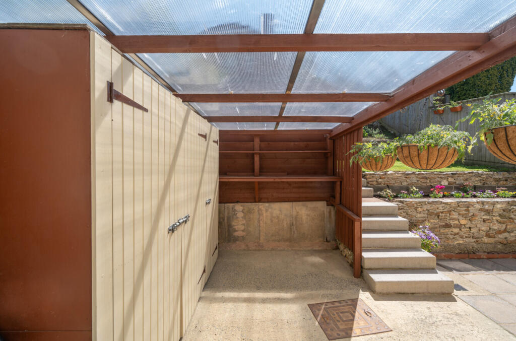 1297011-3-682efe6...