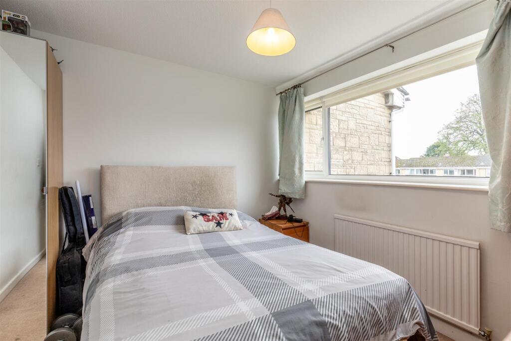 Lawrence Grove, Henleaze Bed 2.jpg