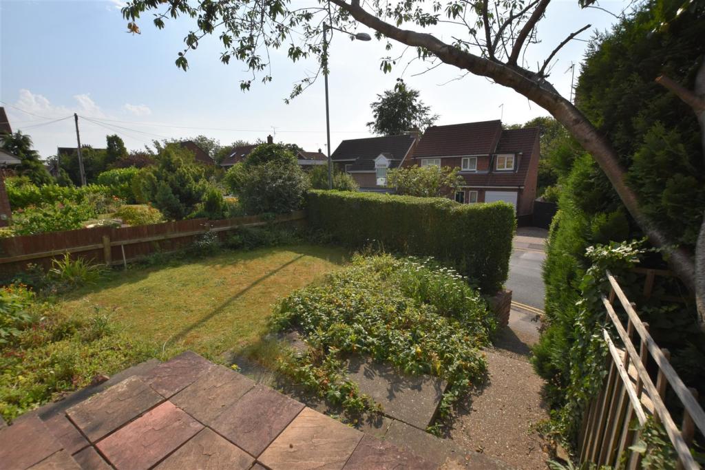 Front Garden.jpg