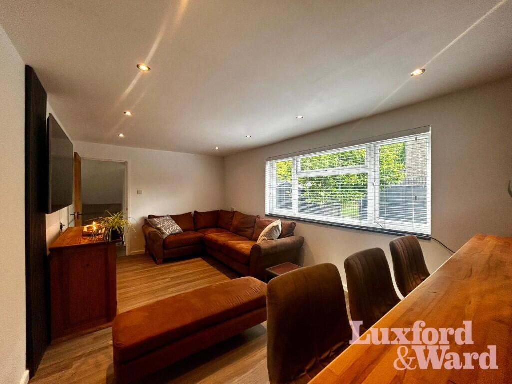 Living Room 1/2