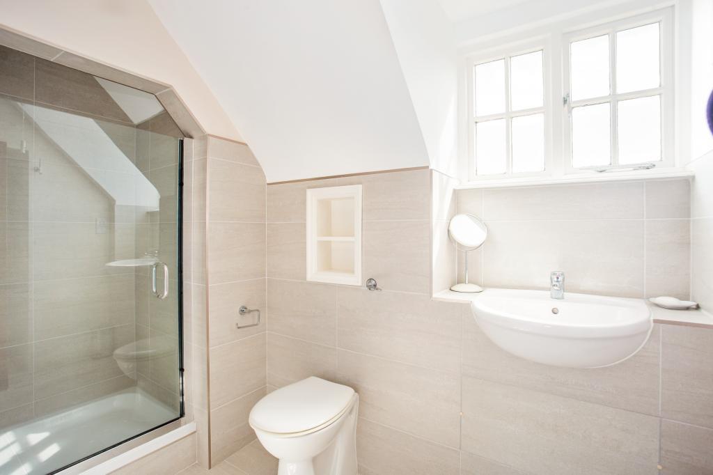 Stonehouse 303286 19 ENH.jpg
