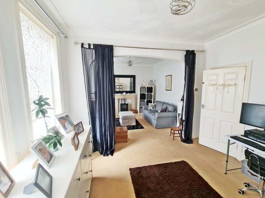 Lounge &amp; Dining Room
