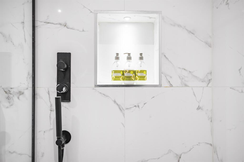 En Suite Shower Room