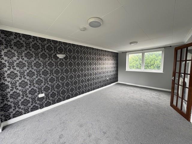 Lounge 3.jpg
