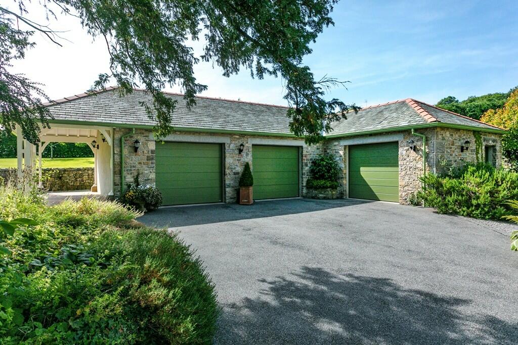 Triple garage