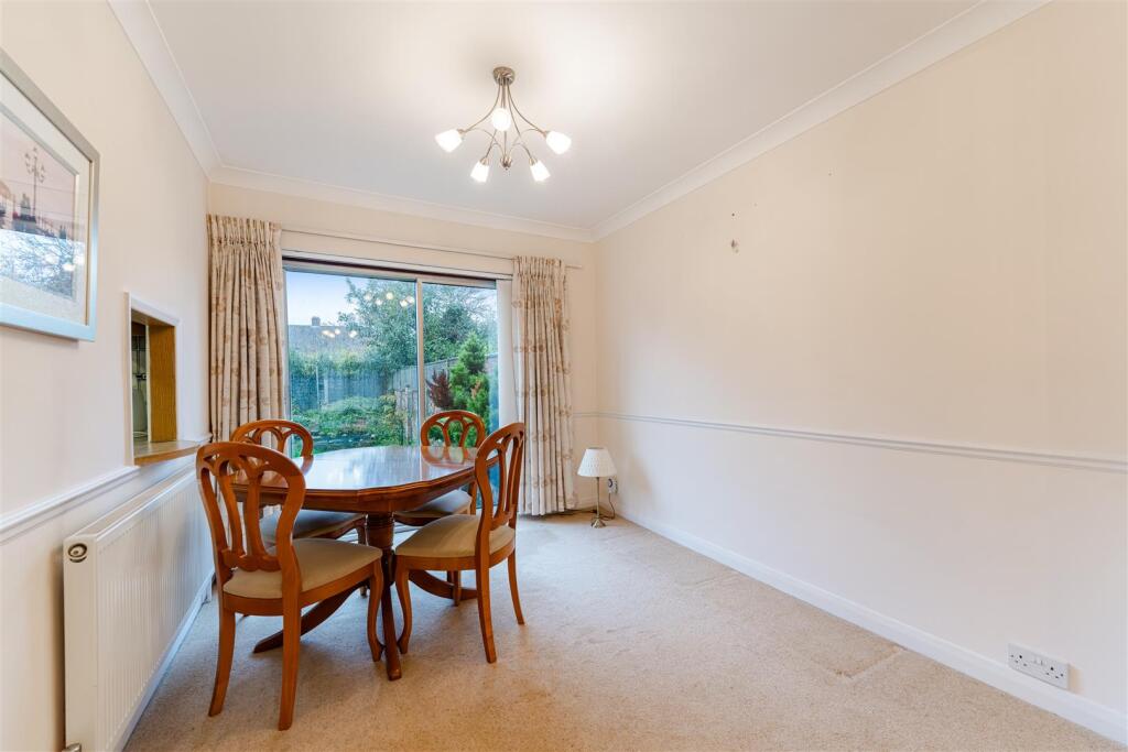 14 Lynton Close, Isleworth TW7 7ET-11.JPG