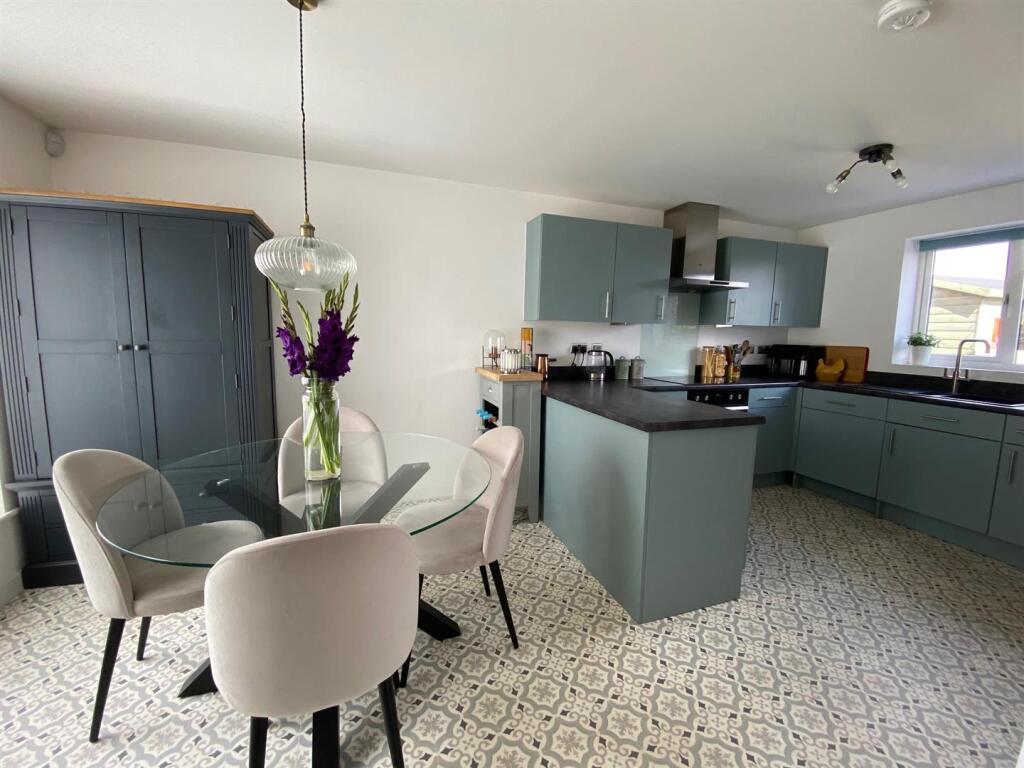 Kitchen Dining Room.jpg