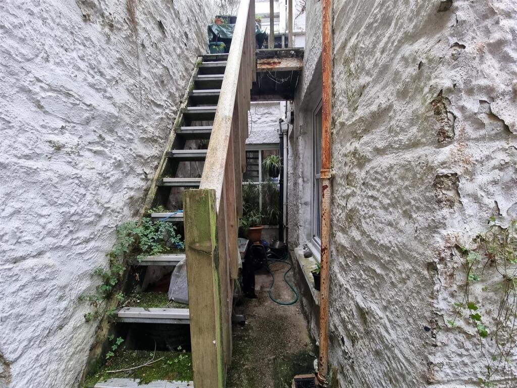 Rear Courtyard