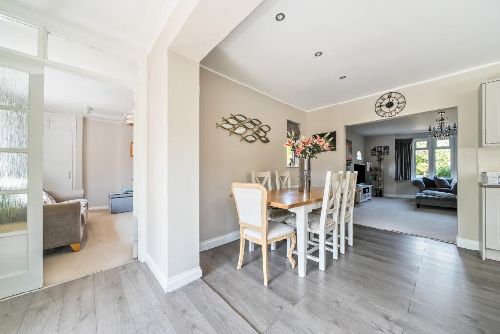 1339682-9-689b433...