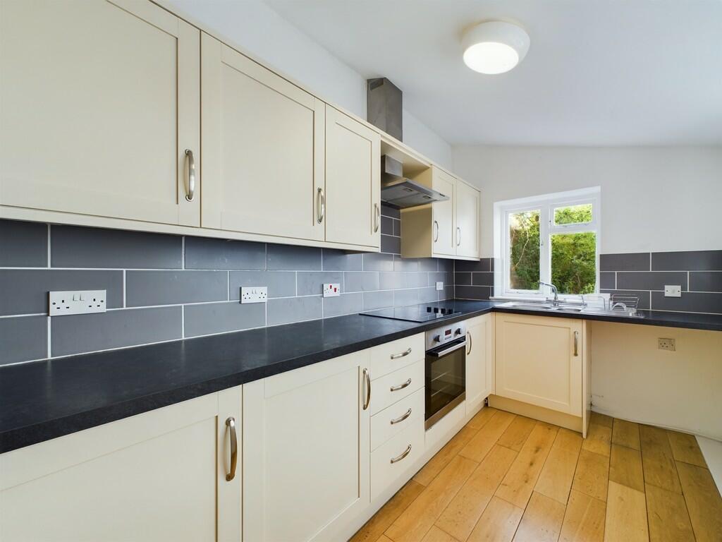 CAM02089G0-PR0310...