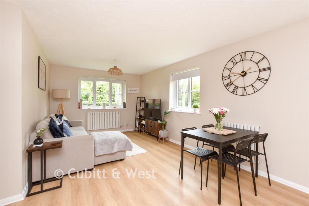 Kitchen Lounge/Dining Room