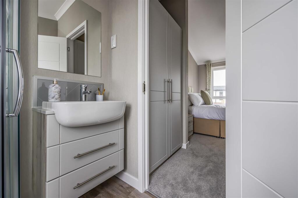 Plot 19 Littlehampton Marina-Small-PorticoMarketin