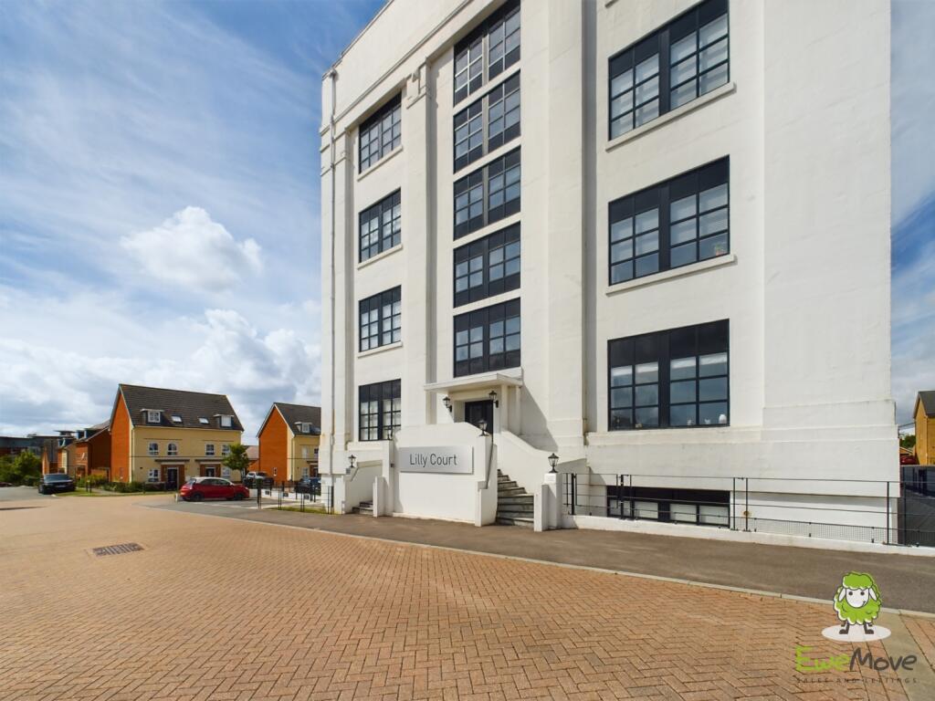 EweMove Basingstoke Estate Agents - Lilly Court - 
