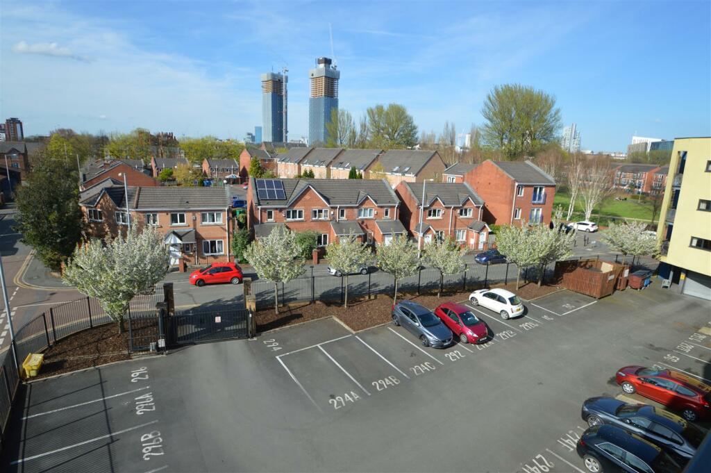 296FStretford - 8.JPG