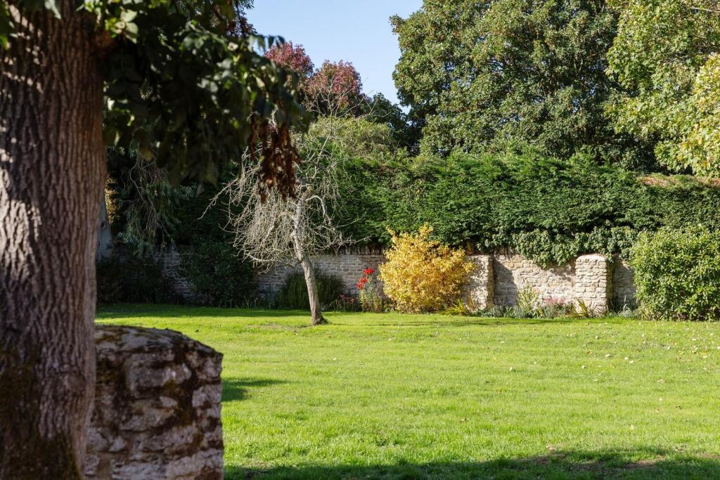 ATMOSPHERIC WALLED GARDENS.jpg