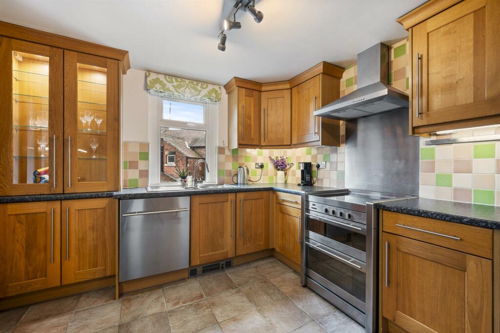 Kitchen - sink and oven.jpg