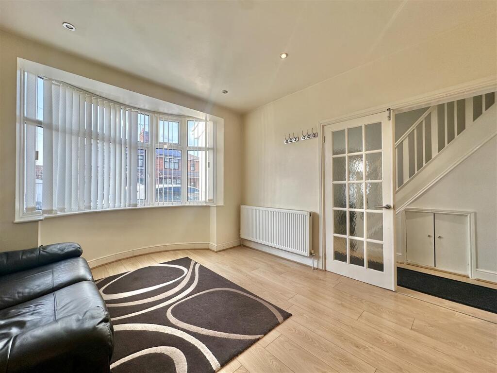 SITTING ROOM