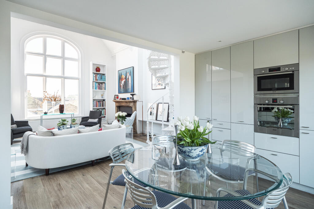 00-clapham-common-south-side-o (8).jpg