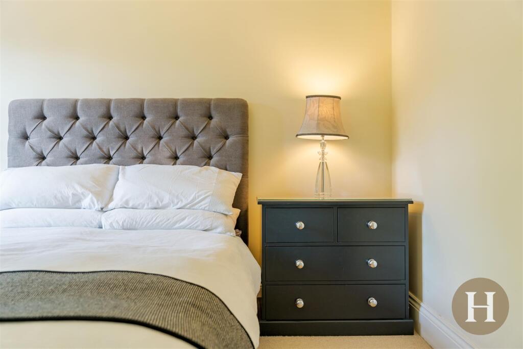 Hadleigh Estate Agents-87.jpg