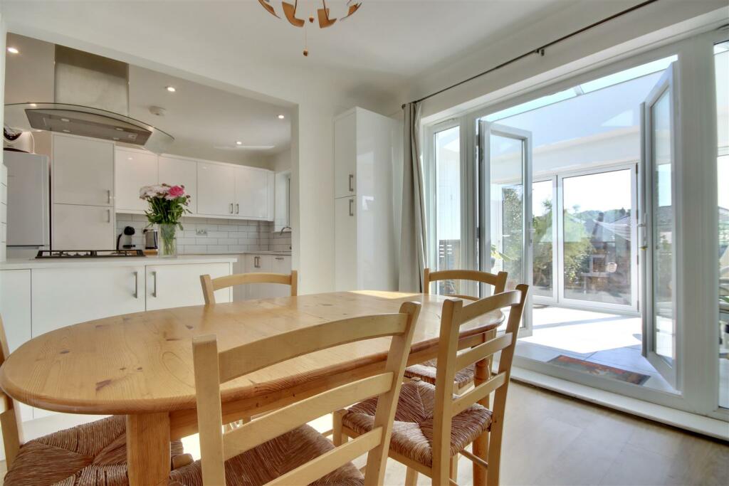 DINNING ROOM