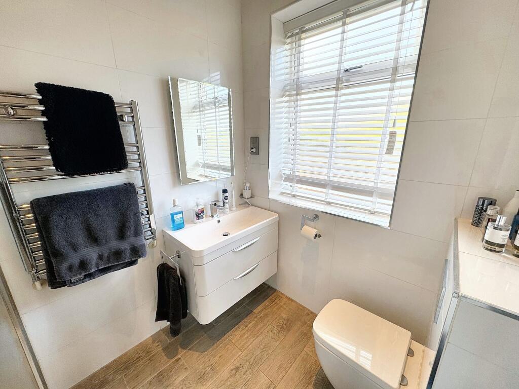 Bedroom Two En-suite