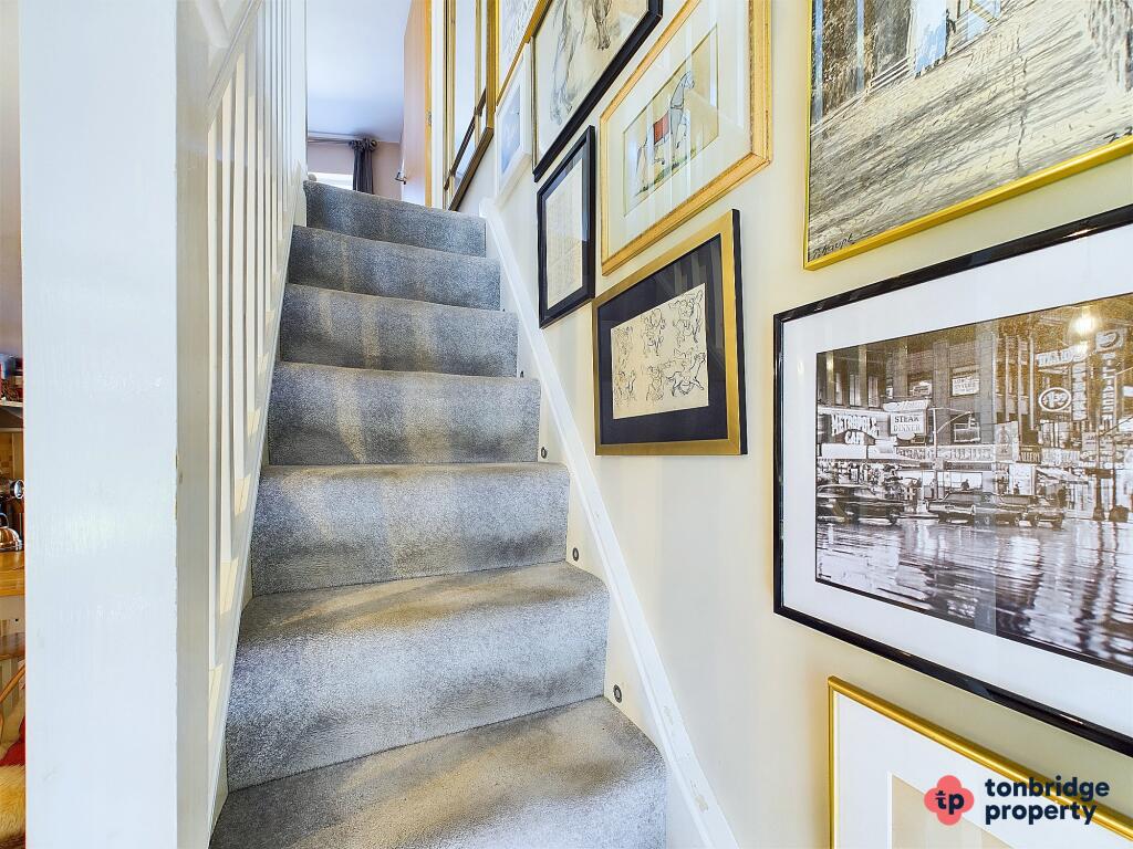 Giraffe Staircase Branded 021