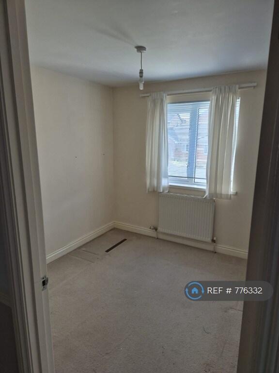2nd Bedroom