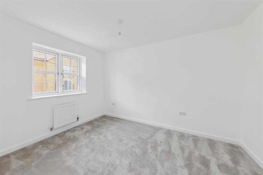 3-Electric-Close2c-Catteshall-Court2c-Godalming-GU