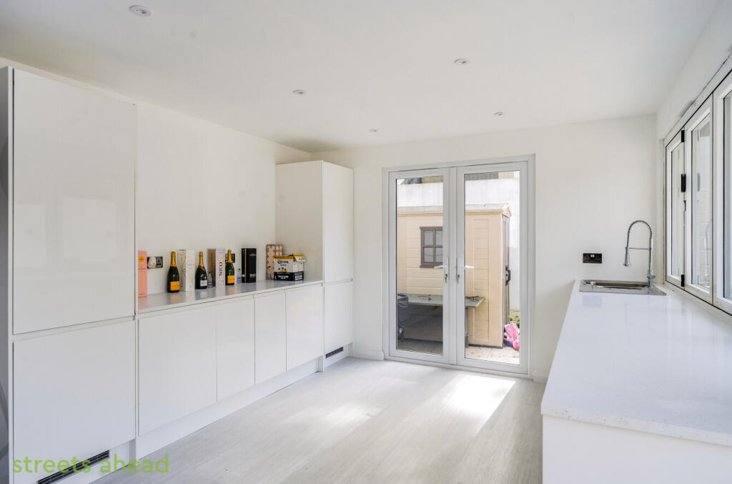 2edad941-3dc1-491...