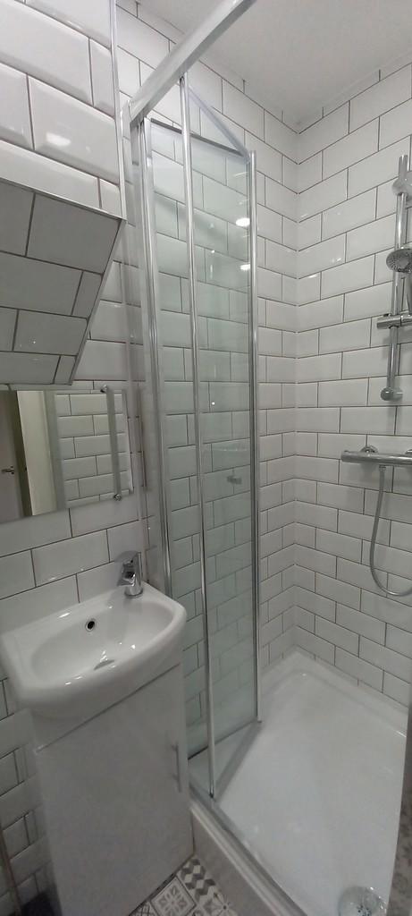 ROOM 4 EN-SUITE 