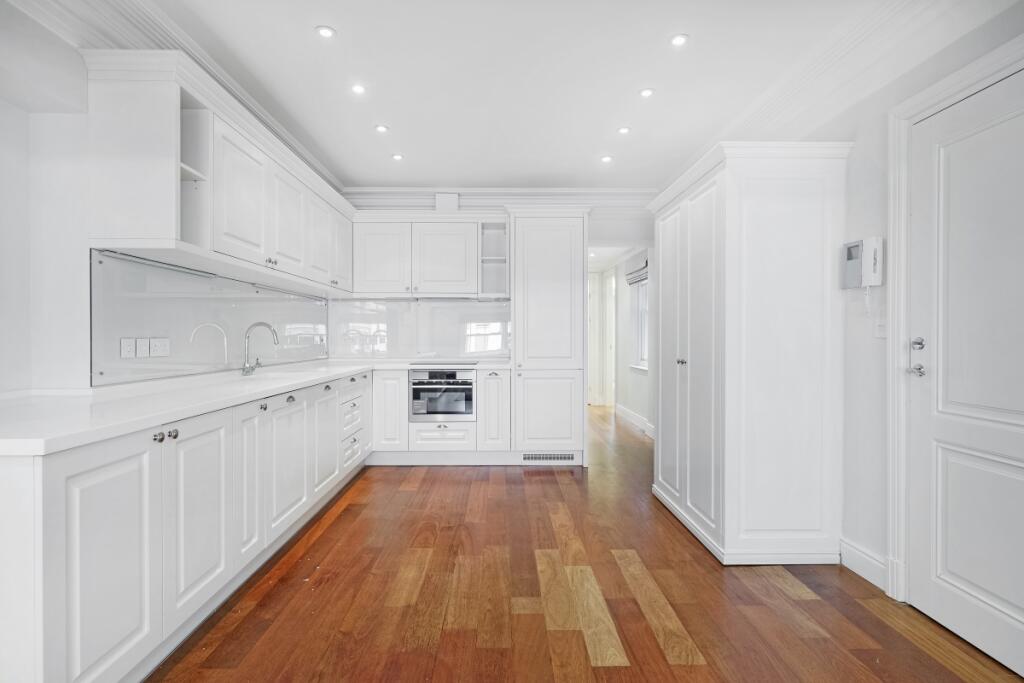 Crown Estate Flat...