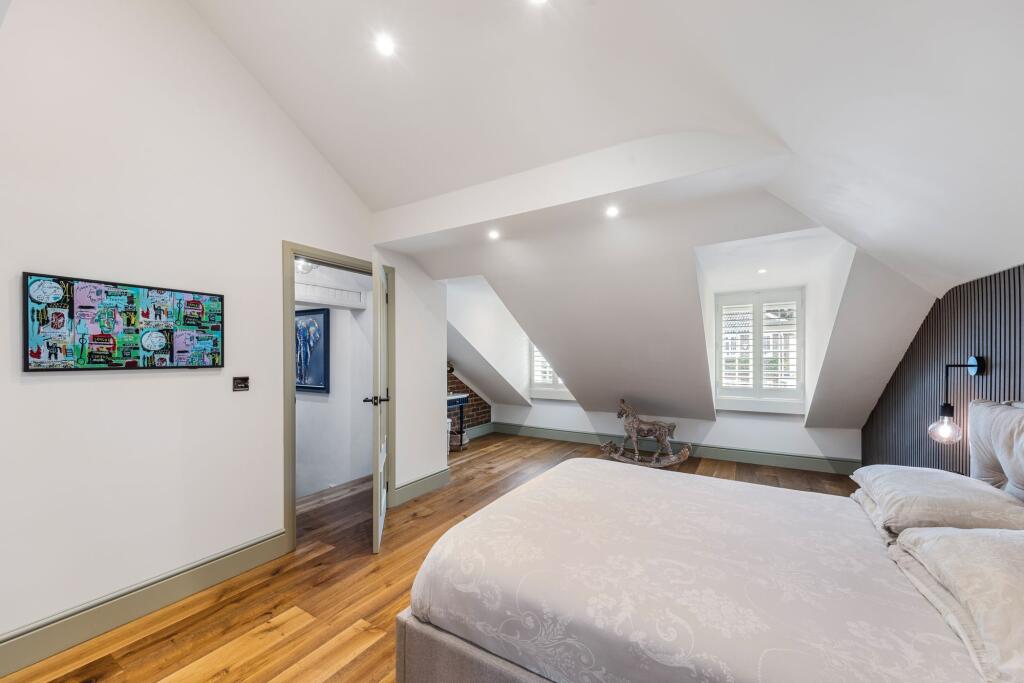 Principle bedroom