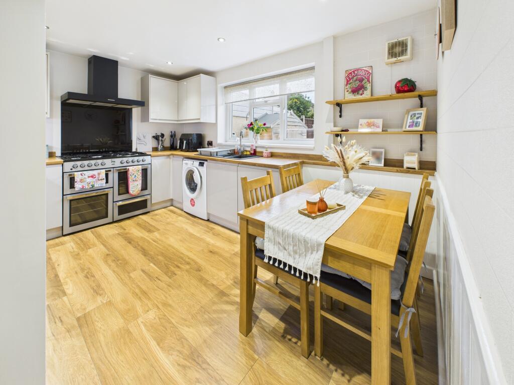 CAM02871G0-PR0623-STILL010